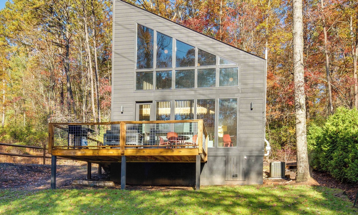Pisgah Forest Apartment | 4 Mi to Dtwn Brevard: Modern Pisgah Forest Getaway