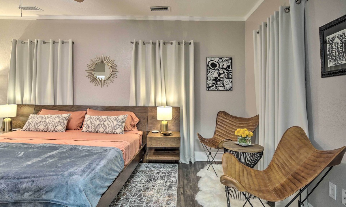 Lower Greenville Cottage | 4 Mi to Dtwn: Dallas Gem w/Furnished Patio