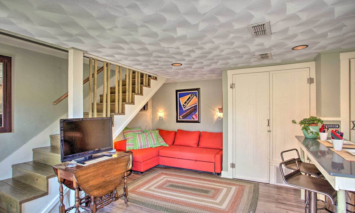 Fairmount Cottage | 4 Mi to Dtwn! Fort Worth Cottage w/Shared Pool