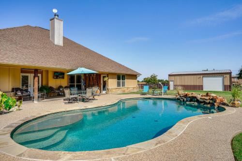 Stephenville House | 4 Mi to Dtwn: Home w/Pool in Stephenville!