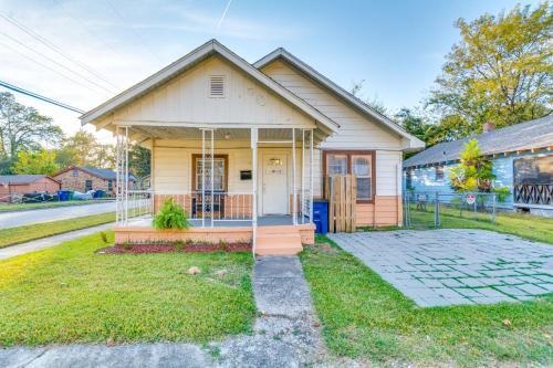 North Little Rock Apartment | 4 Mi to Dtwn Little Rock: Studio w/Porch