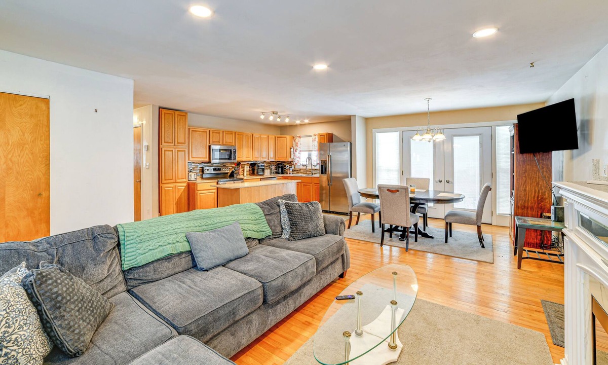 Utica Cottage | 4 Mi to Dtwn: Pet-friendly Home in Utica