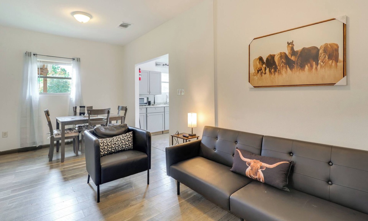 Circle D-KC Estates Apartment | 4 Mi to Lake Bastrop: Pet-Friendly Apartment!