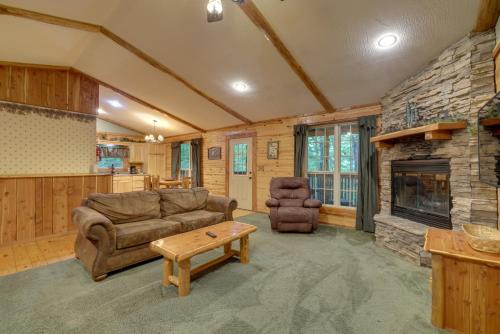 Sylvan Shores House | 4 Mi to Lake: Wooded Log Cabin in Eureka Springs!