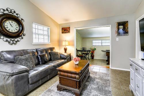 South Baton Rouge House | 4 Mi to LSU Campus! Inviting Home Near Trails