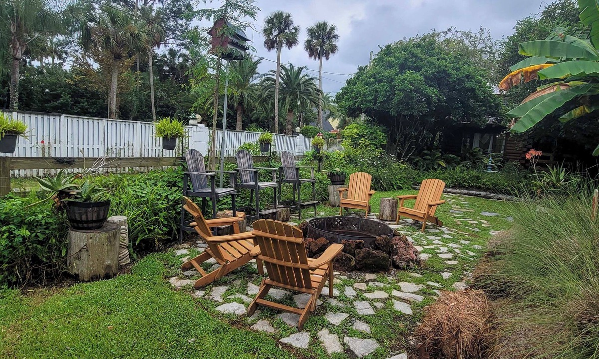 Ponte Vedra Beach Cabin | 4 Mi to Mickler Beach: Group Getaway w/Lush Yard!