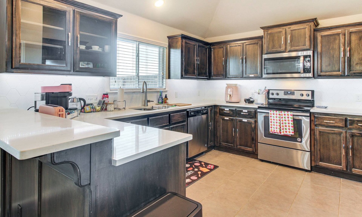 Norman Cottage | 4 Mi to OU Campus & Stadium! Suburban Norman Home