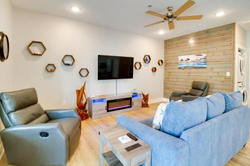 Fulton House | 4 Mi to Rockport Beach Park: Home w/Resort Perks