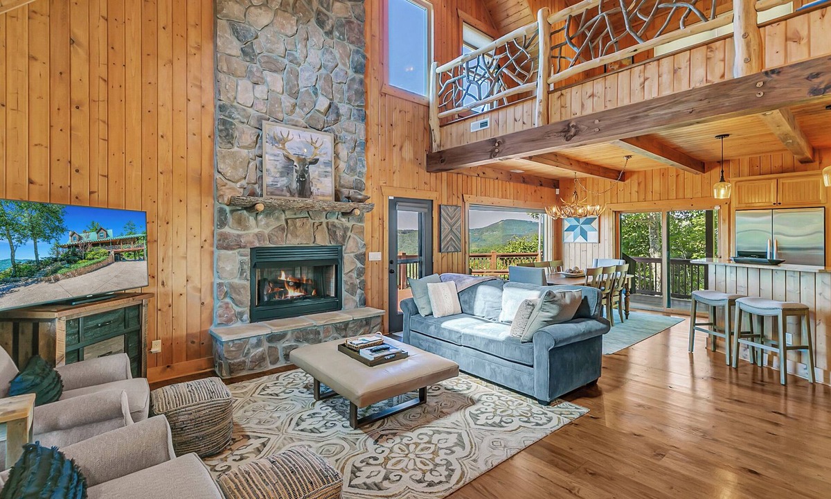 Sapphire Cabin | 4 Mi to Sapphire Ski! Mtn-View Cabin w/Deck