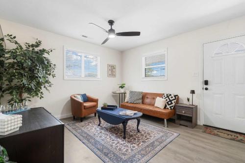 East Durham House | 4 Min Drive Downtown - 7 Min Walk to Golden Belt