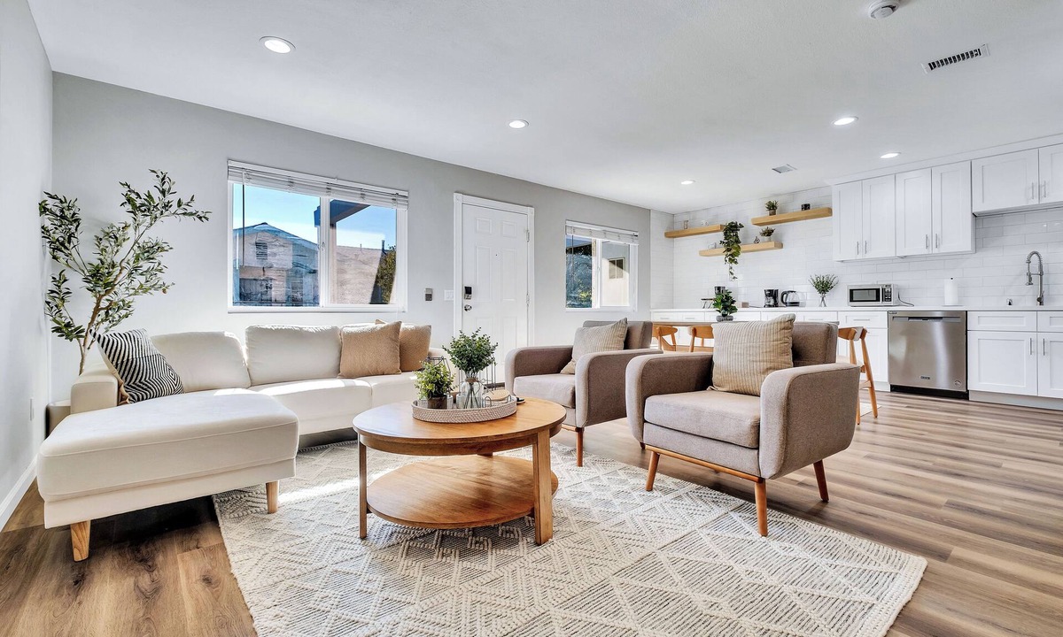 Riverside Condo | 4 min from UCR, open floor-plan, monthly stays available