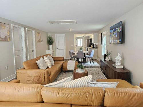 Burlington House | 4 Min to Downtown - 5 Min to Elon -Wi-Fi
