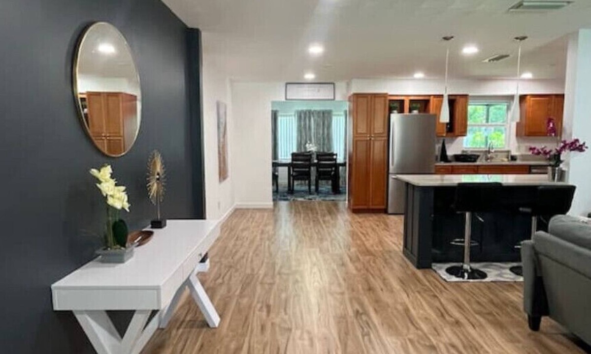 Ocean Woods House | 4 min walk to beach!n