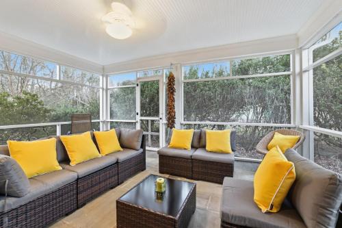 North Chesterfield House | 4 Mins to U of R! Spacious, Central Guest Suite!