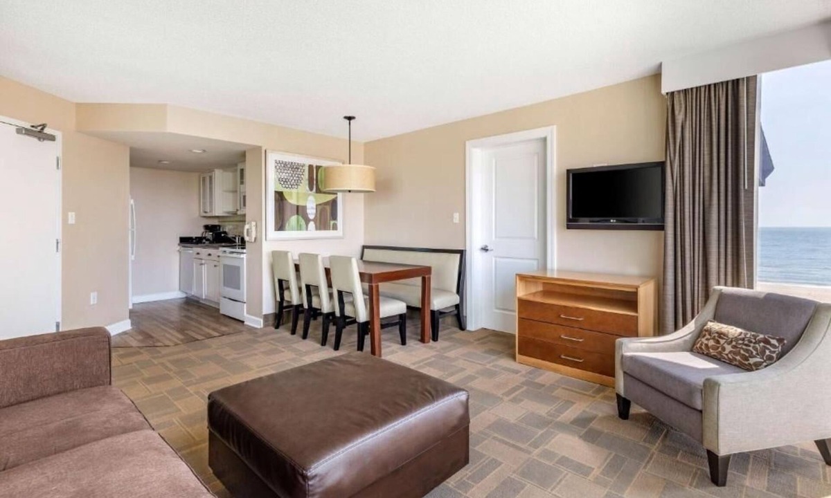 Northeast Virginia Beach Hotel | 4 Oceanview Rooms Steps from Fun, Dining, Scenic Beaches & Swimming Pool Access