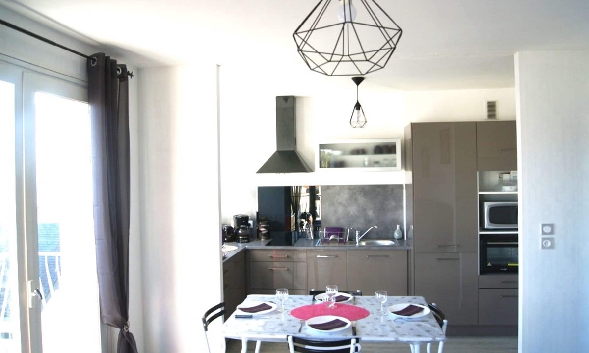 Saint-Jean-de-Monts Apartment | 4-people apartment, balcony, courtyard, garage, bikes - 100m from the beach