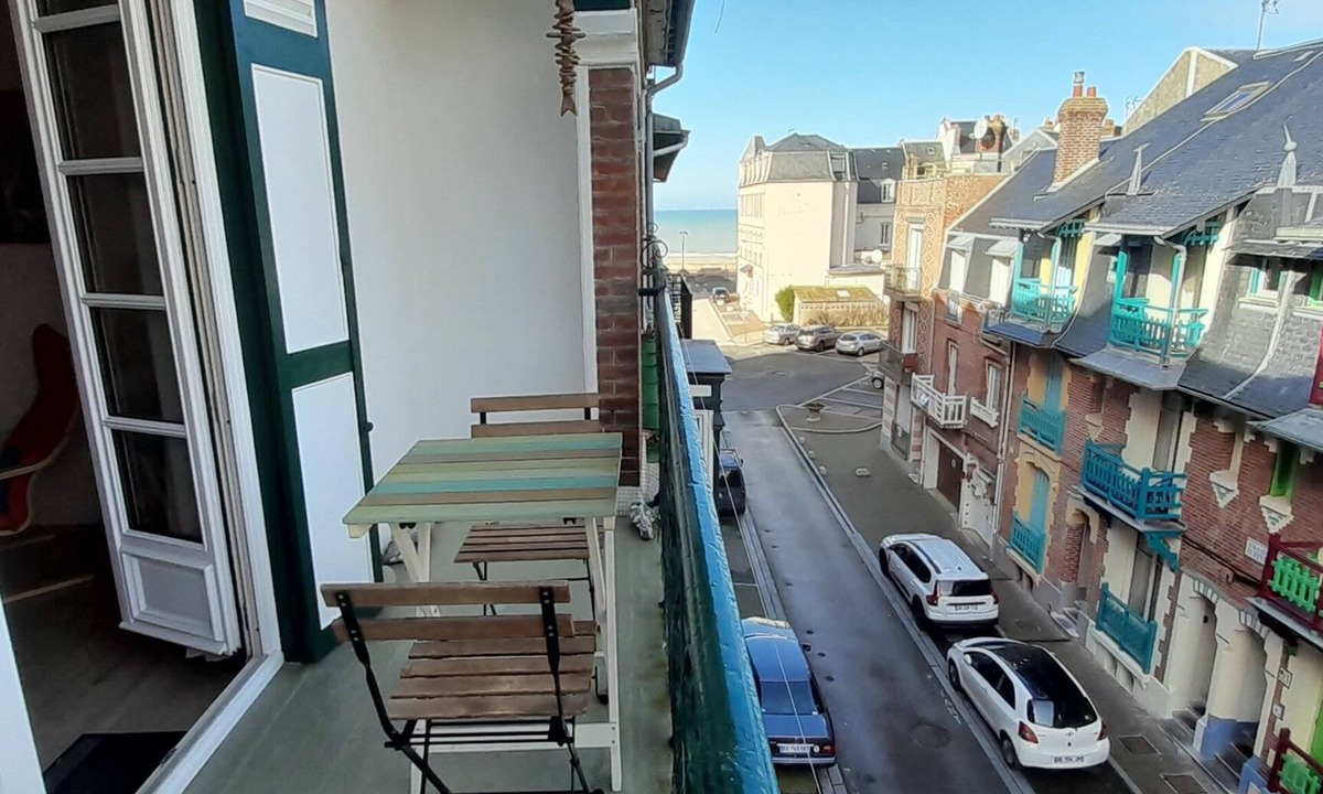 Mers-les-Bains Apartment | 4 pers. 60m2 . apartment with side sea view. 50m from the beach.