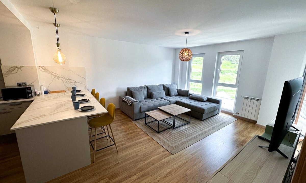 Arinsal Apartment | 4-Person Apartment, 2 Bed, Arinsal, Parking Included