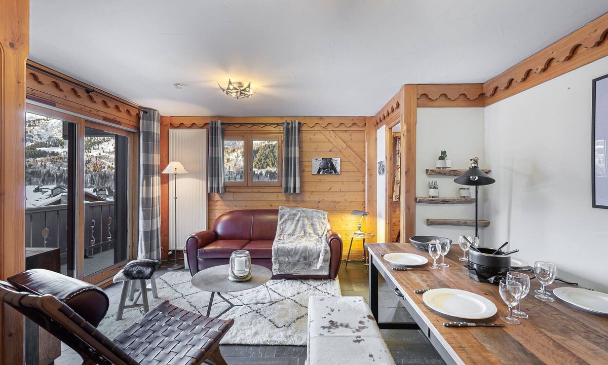 Meribel Village Apartment | 4-person apartment near Méribel slopes with pool access