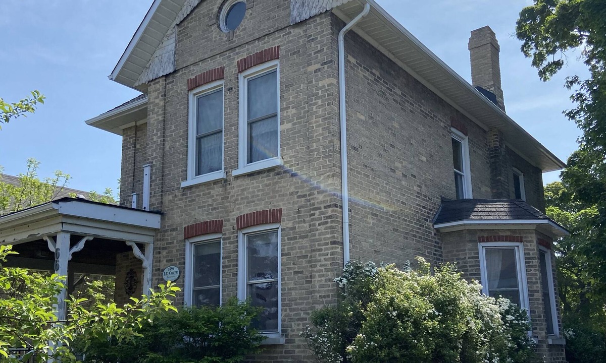 Southampton Apartment | 4 Person, Downtown Southampton, Upper Level Apartment