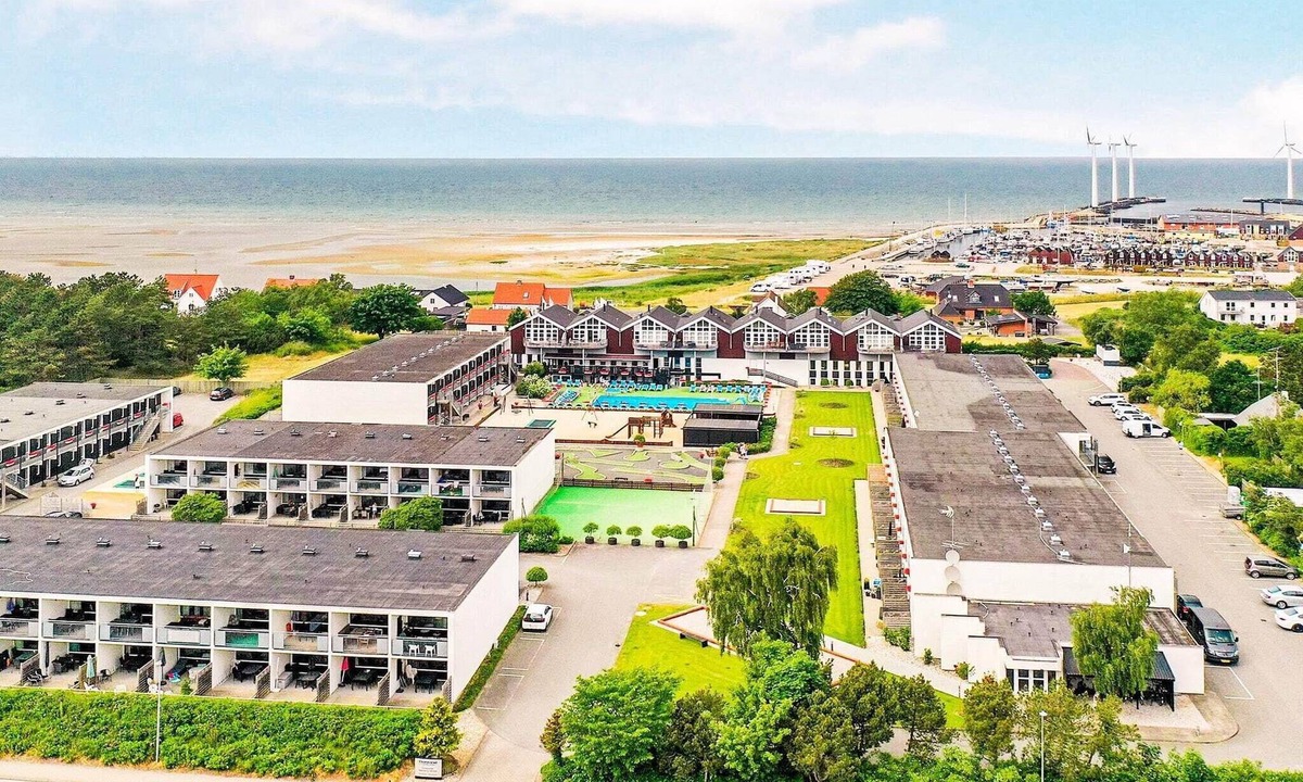 Bønnerup Strand Apartment | 4 person holiday home on holiday park in Glesborg