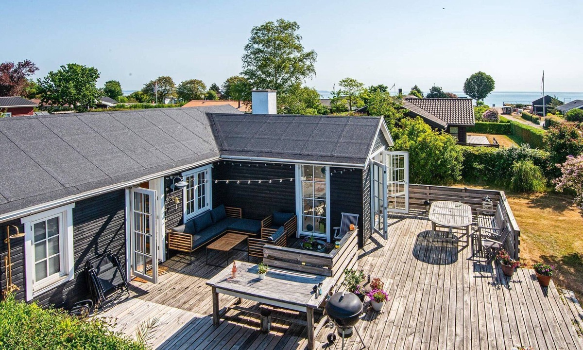 Ajstrup House | 4 person holiday home in Malling-By Traum