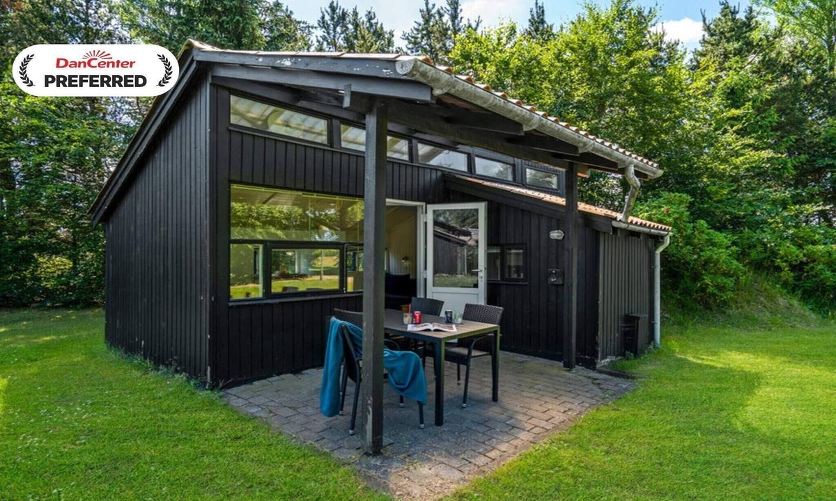Hampen House | 4 person holiday home in Hampen
