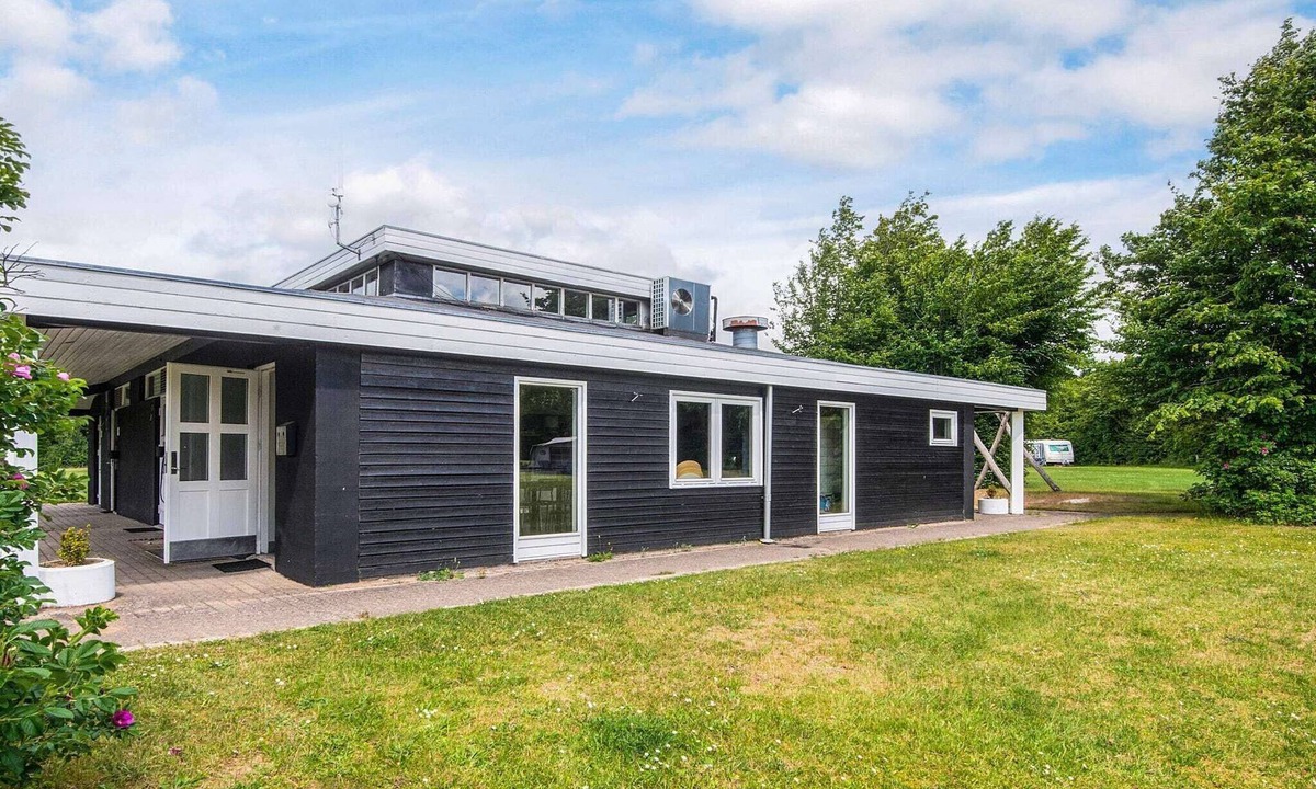 Hampen House | 4 person holiday home in Hampen
