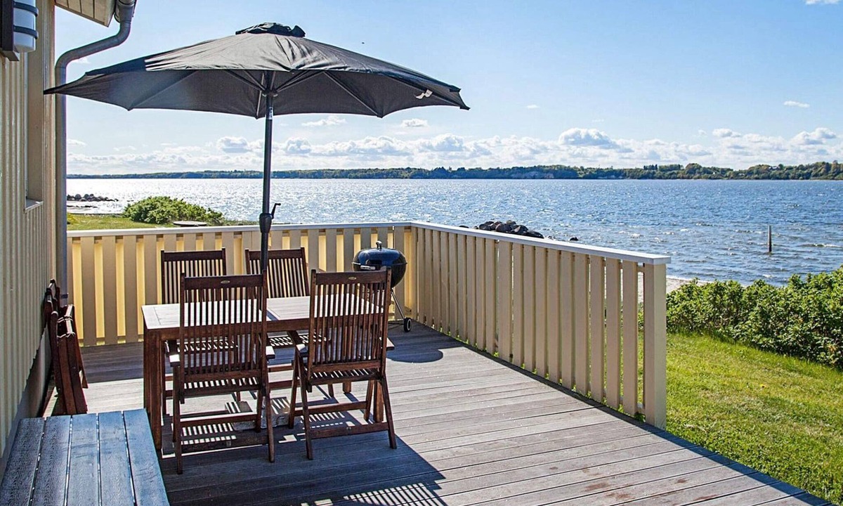 Hvalpsund House | 4 person holiday home in Farsø