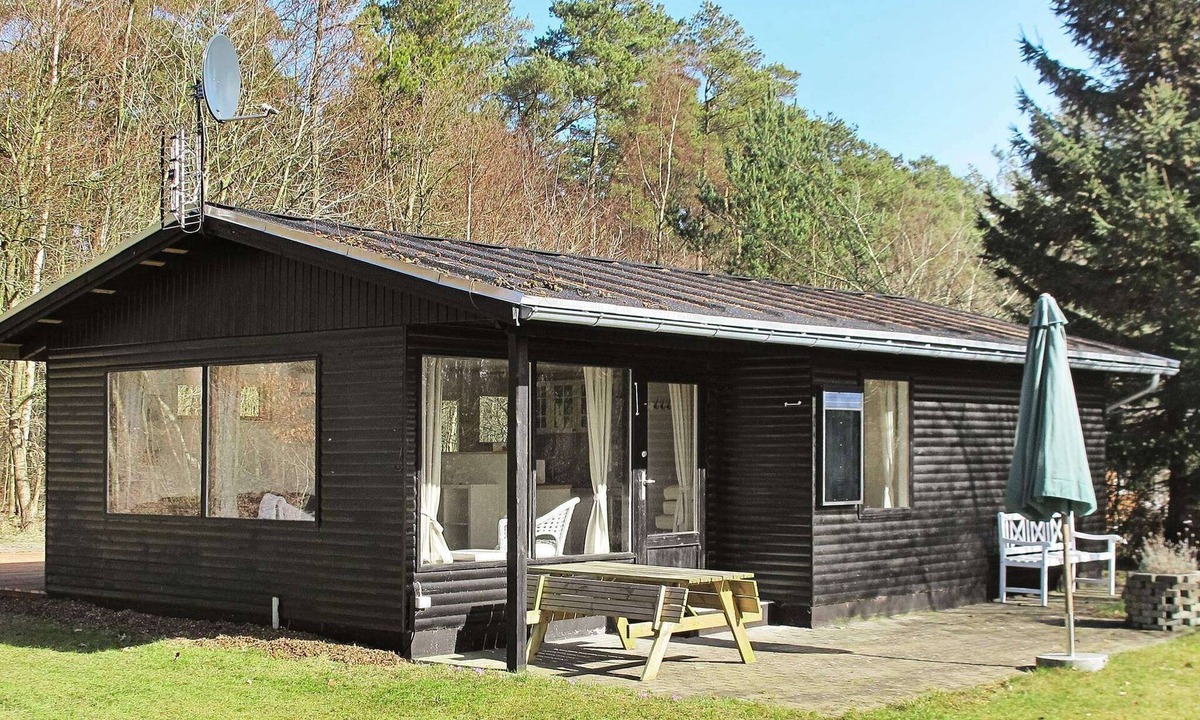Hou House | 4 person holiday home in Hals