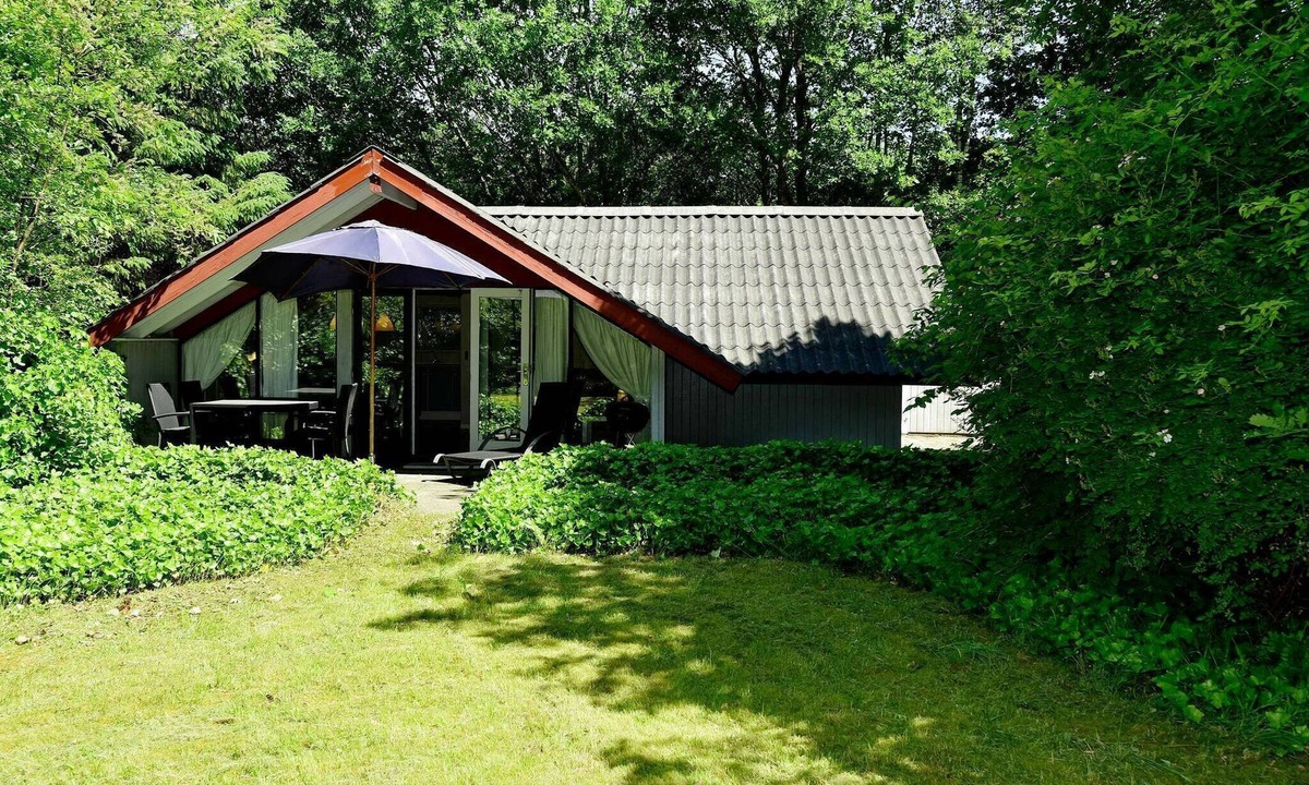 Jegum House | 4 person holiday home in Oksbøl
