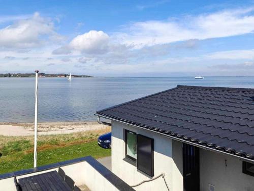 Hvalpsund House | 4 person holiday home in Farsø-By Traum