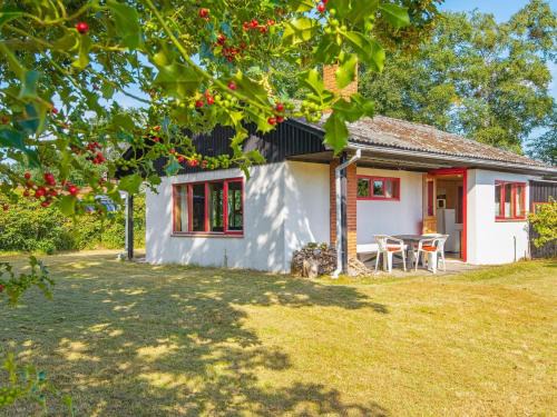 Grena Strand House | 4 person holiday home in Grenaa-By Traum