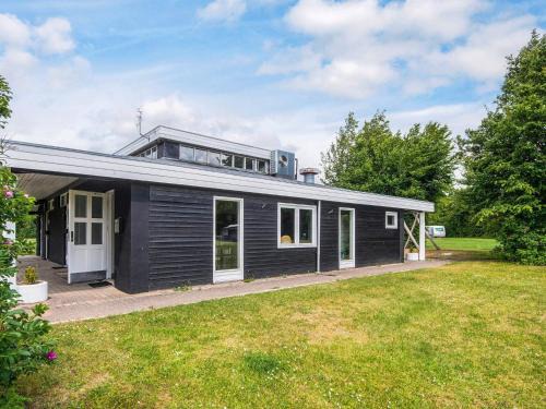 Hampen House | 4 person holiday home in Hampen