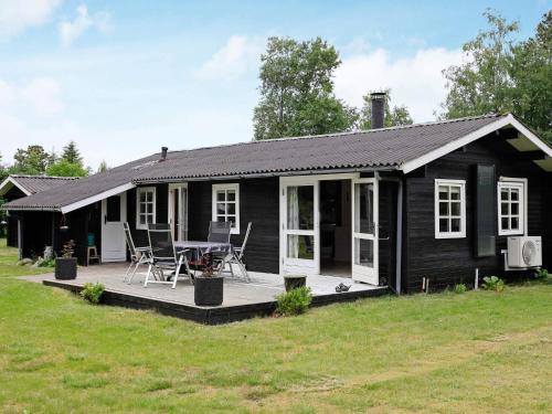 Bratten Strand House | 4 person holiday home in Jerup