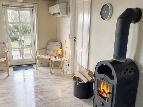 Trans House | 4 person holiday home in Lemvig
