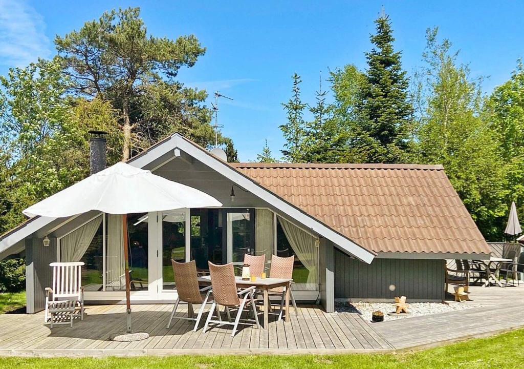 Kramnitse House | 4 person holiday home in R dby