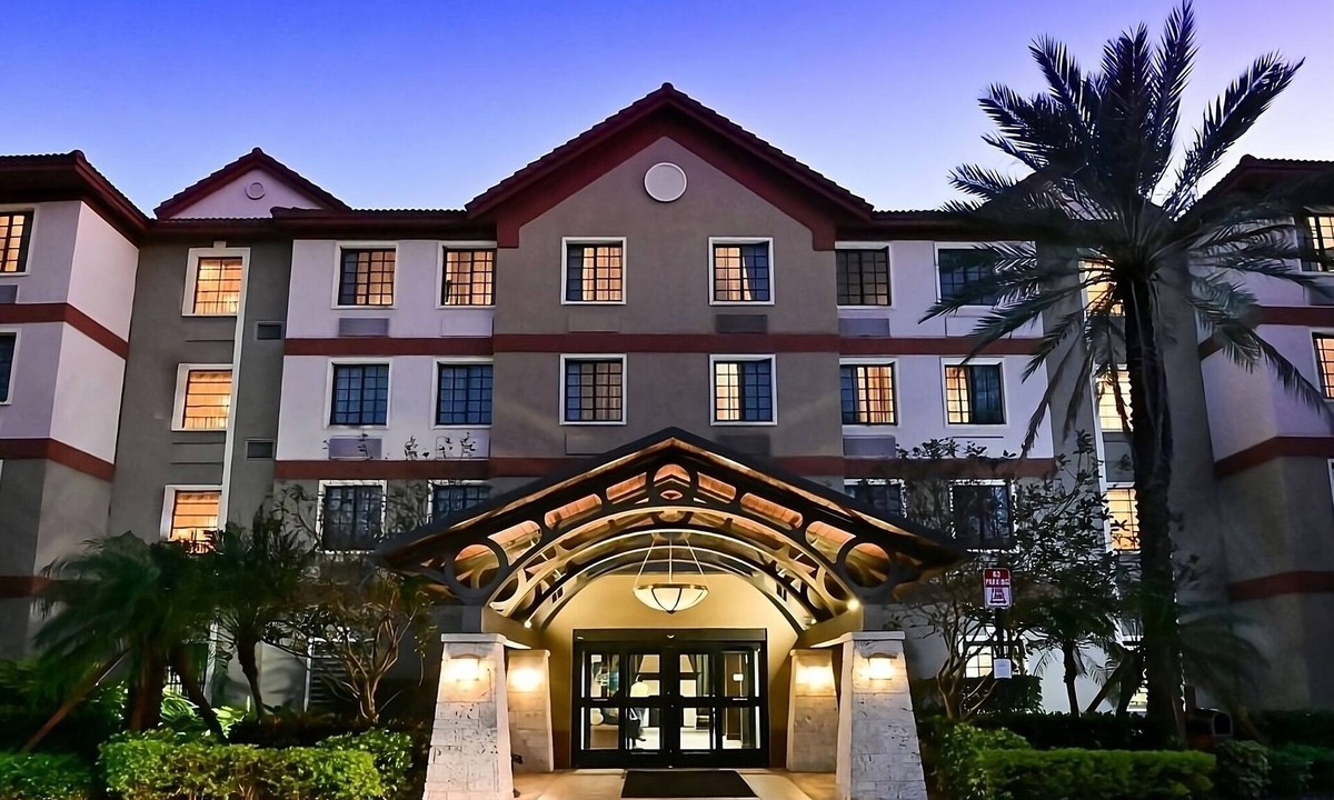 Plantation Apartment | 4 Pet-friendly Stay Near Plantation Preserve Golf Course! w/Free Breakfast