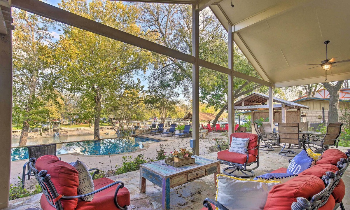 Seguin House | 4-Season Boathouse, Hot Tub! Guadalupe River Oasis