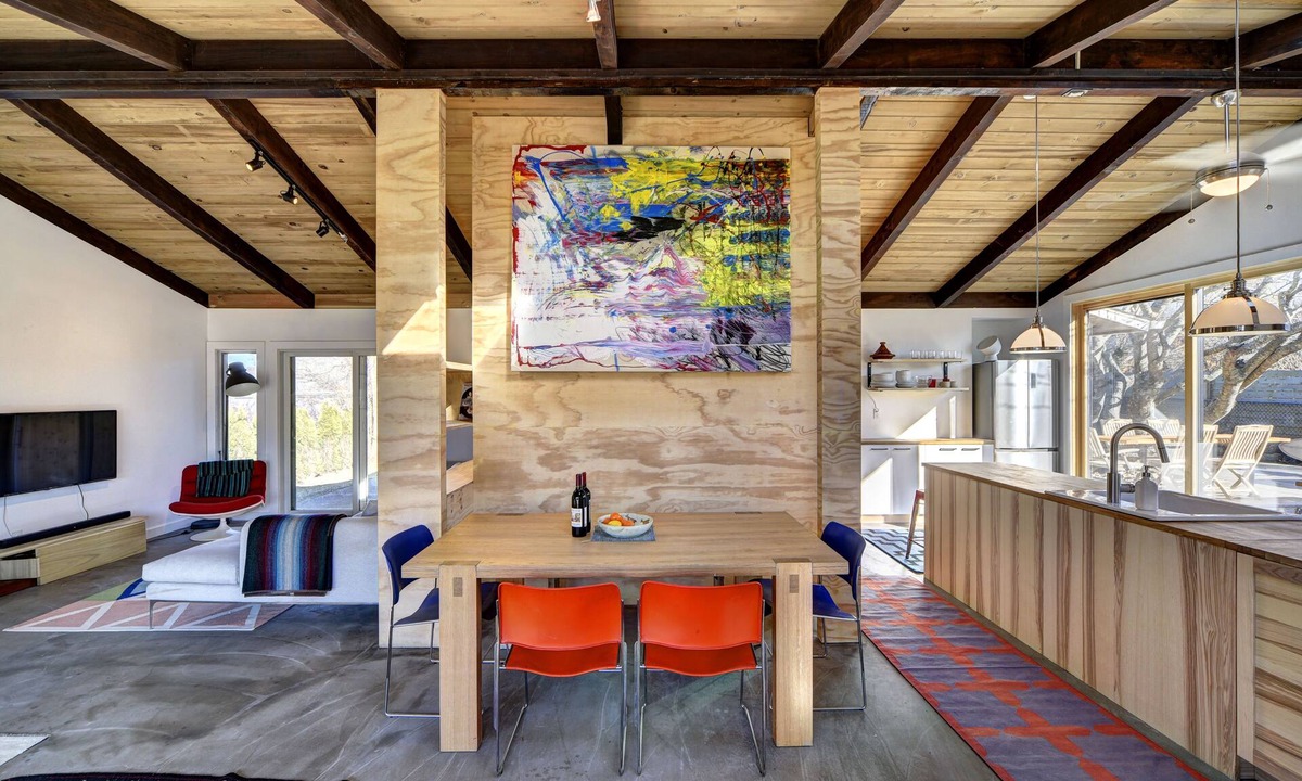 Culloden Shores House | 4 Season Design Forward beach house w/sauna