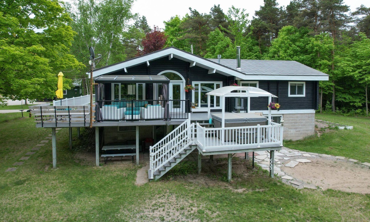 Terra Nova Ski Chalet | 4 Season Log Chalet Home with Hot Tub