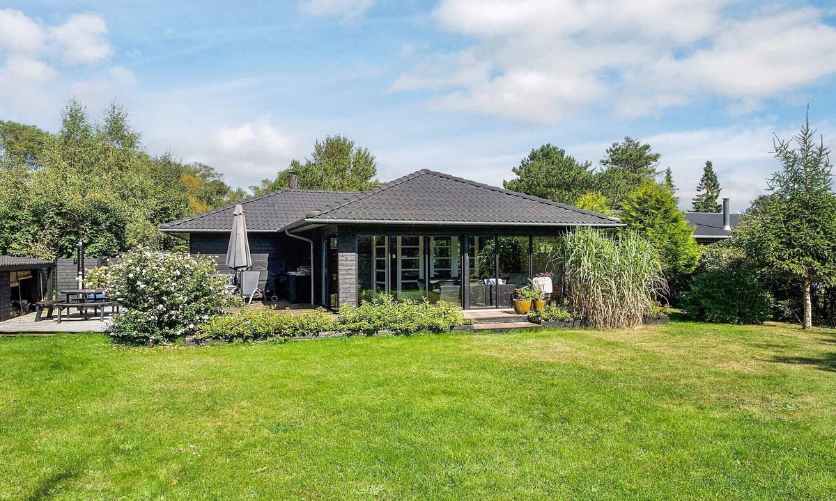 Store Fuglede House | 4 star holiday home in