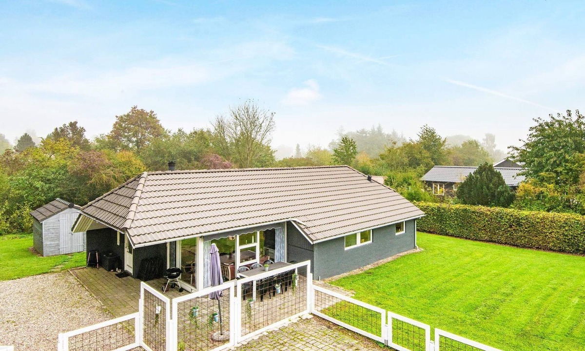 Pøt Strandby House | 4 star holiday home in Juelsminde