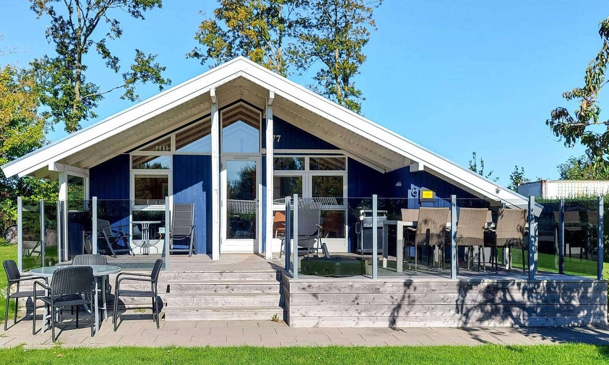 Pøt Strandby House | 4 star holiday home in Juelsminde