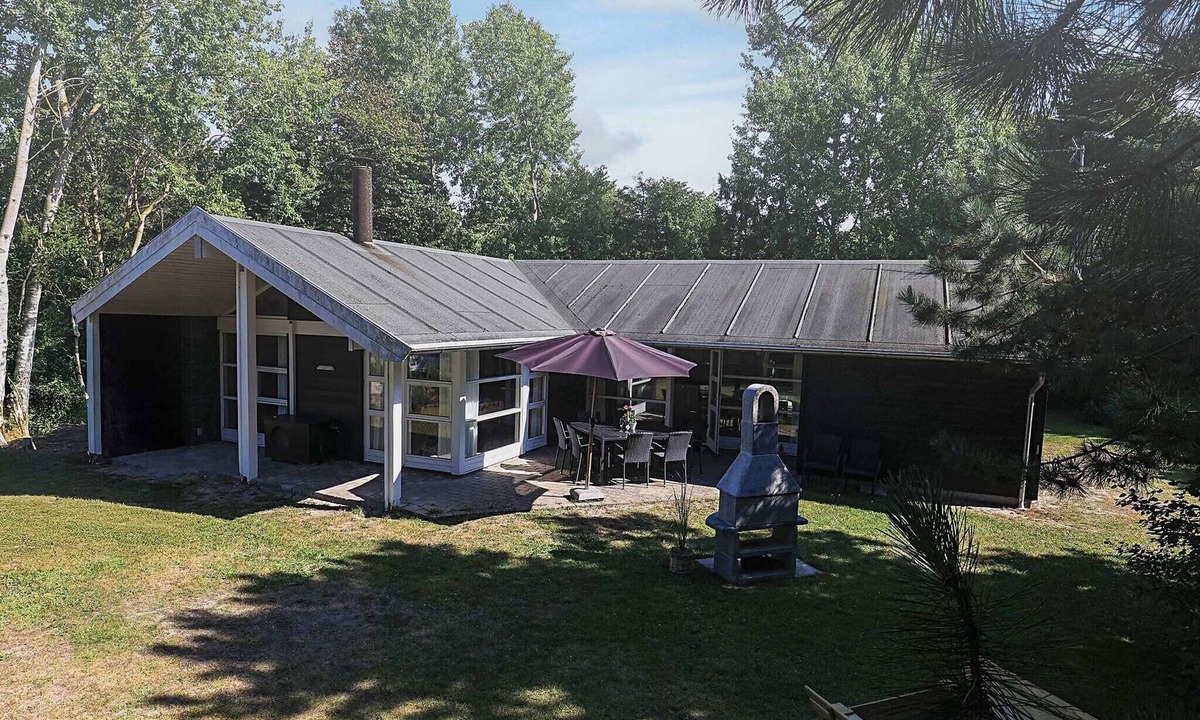 Bøtø By House | 4 star holiday home in Væggerløse
