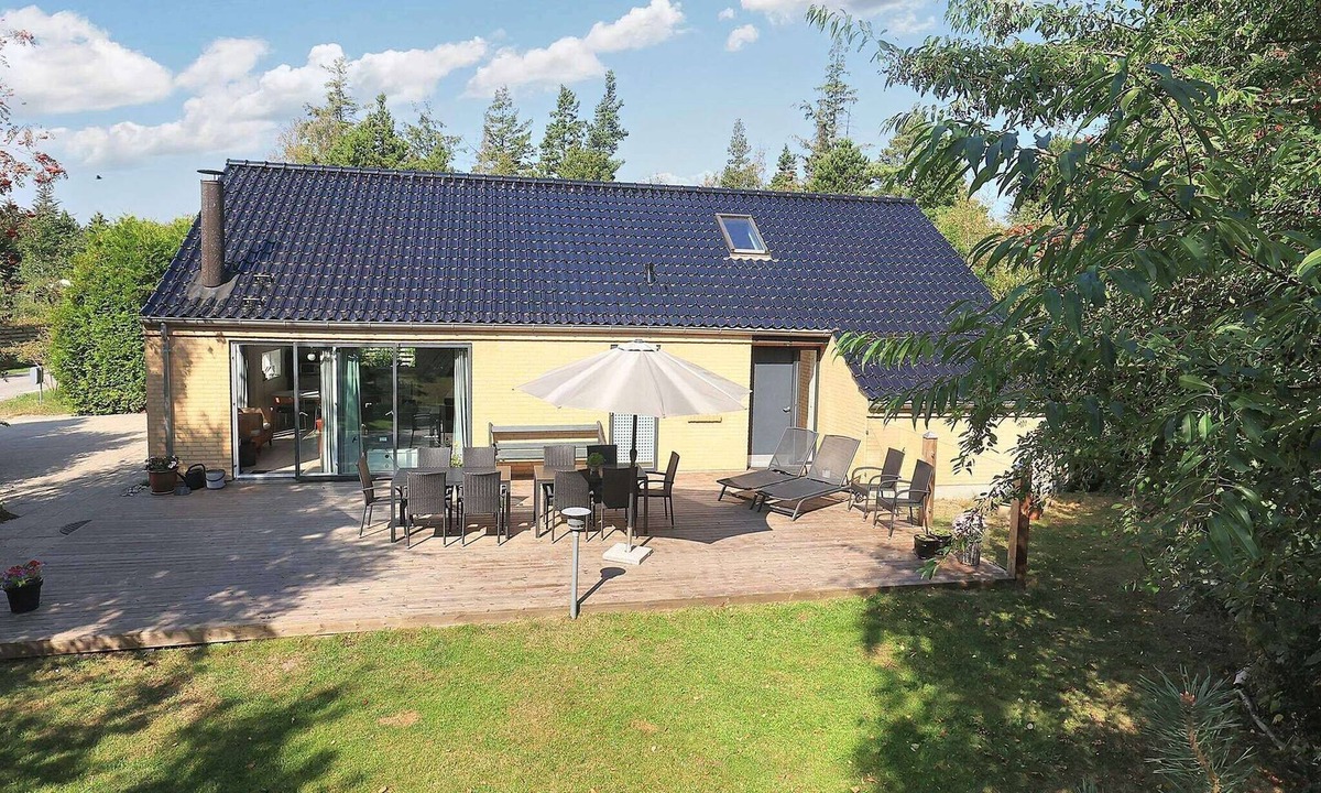 Bøtø By House | 4 star holiday home in Væggerløse