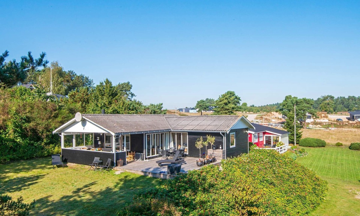 Egsmark Strand House | 4 star holiday home in Ebeltoft