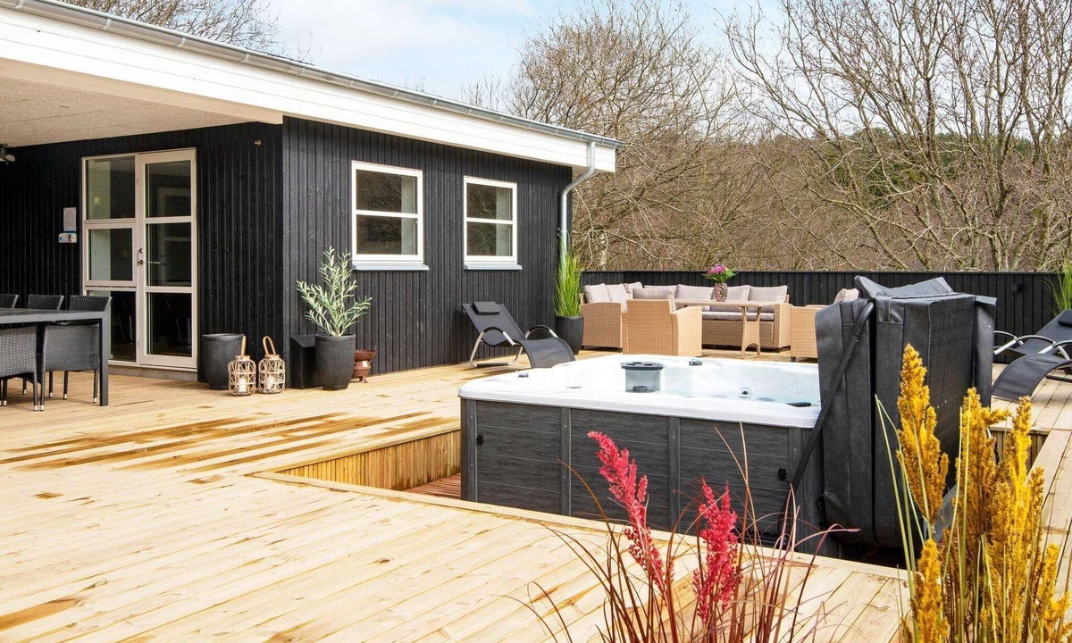 Lyngsbæk Strand House | 4 star holiday home in Ebeltoft