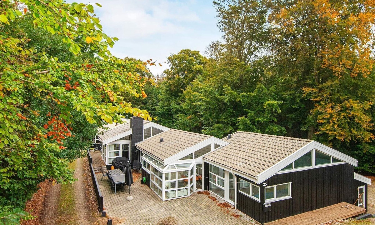 Fjellerup Strand House | 4 star holiday home in Glesborg