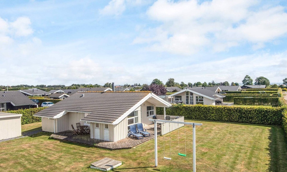 Flovt Strand House | 4 star holiday home in Haderslev